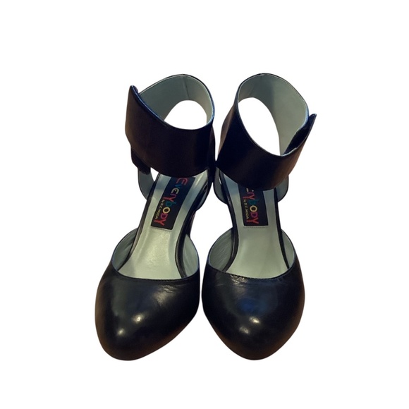 Everybody by B.Z. Moda Shoes - Leather Heels with Velcro Strap, black, size 36.5 (equivalent to 6.5 US)